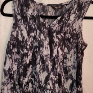 Simply Vera sleeeless shirt